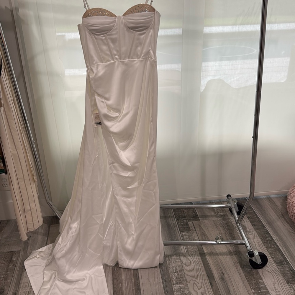 White long dress with high slit
